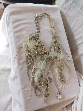 Ladies Fancy Detailed Necklace